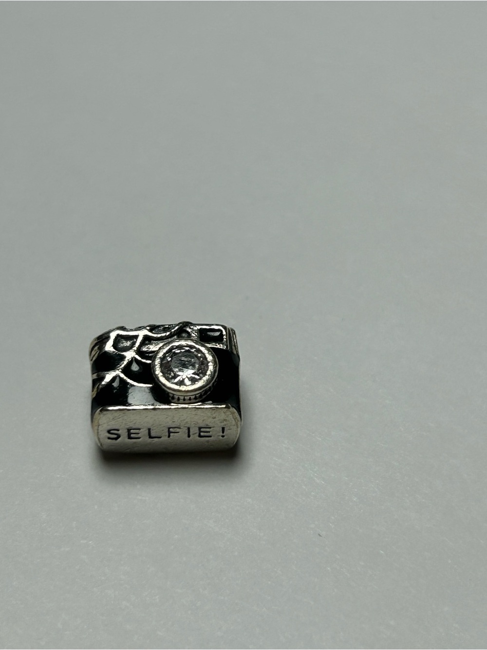 GENUINE PANDORA x DISNEY MARVEL Spiderman Camera Selfie Charm 792352C01